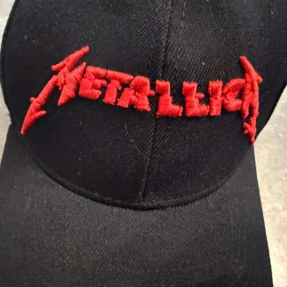 Metallica Black & Red Embroidered Hat – Size XL - Picture 3 of 7